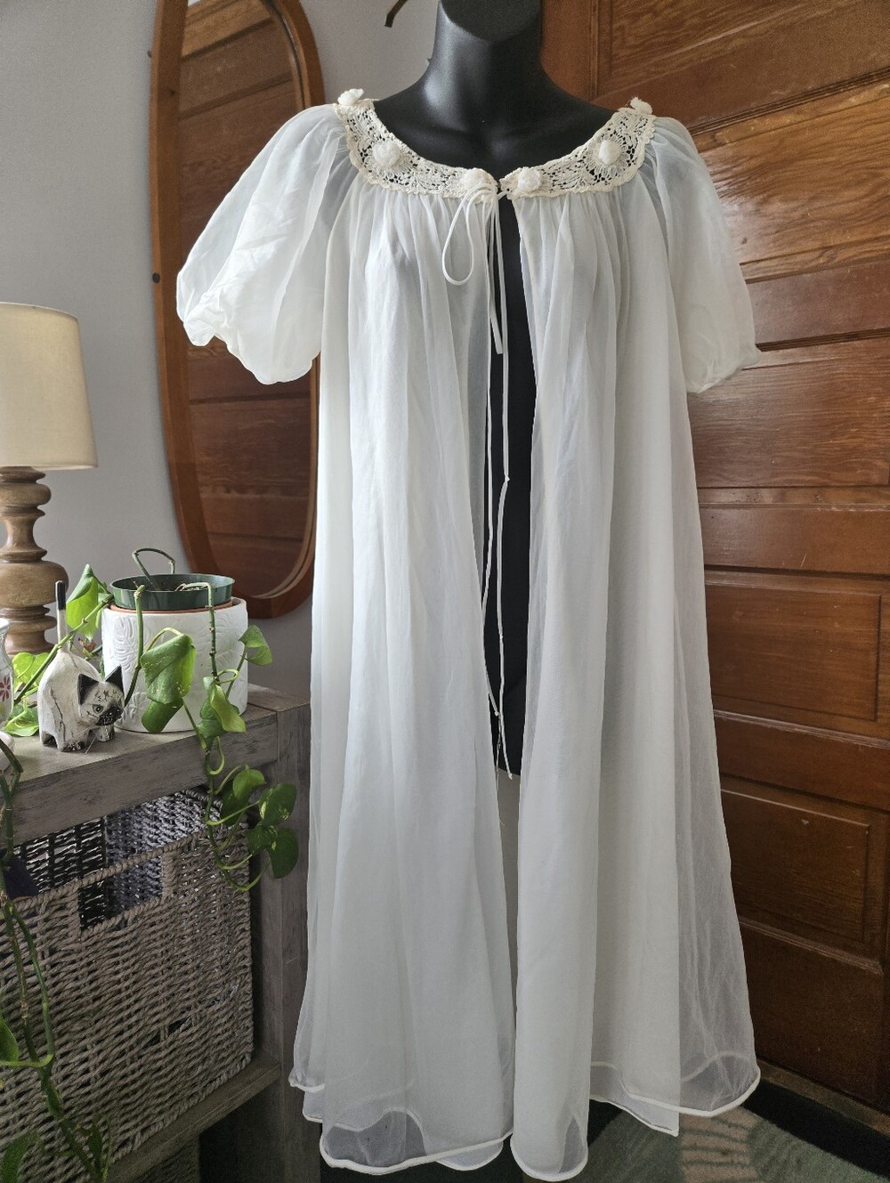 Vintage 1950s-60s Ivory Nylon Chiffon Bed Jacket/ Peignoir Small
